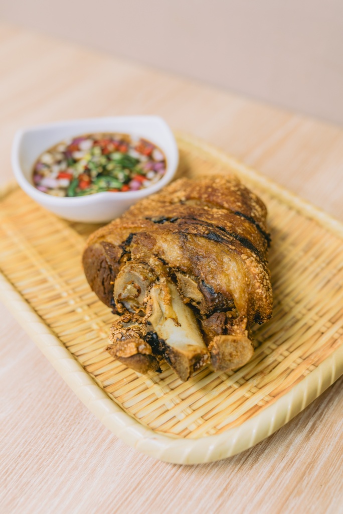 Crispy Pata (800-900gm)