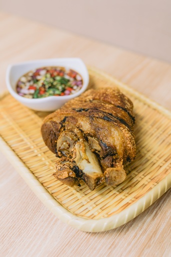 Crispy Pata (800-900gm)